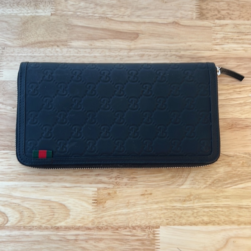 Gucci travel wallet black
